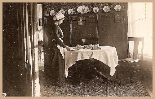 Dining Room Servants In Large Edwardian Household Footmen